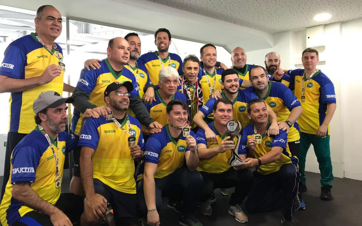 Sele&ccedil;&atilde;o brasileira que garantiu o penta do Mundial de futebol de mesa em 2022 - Arquivo pessoal