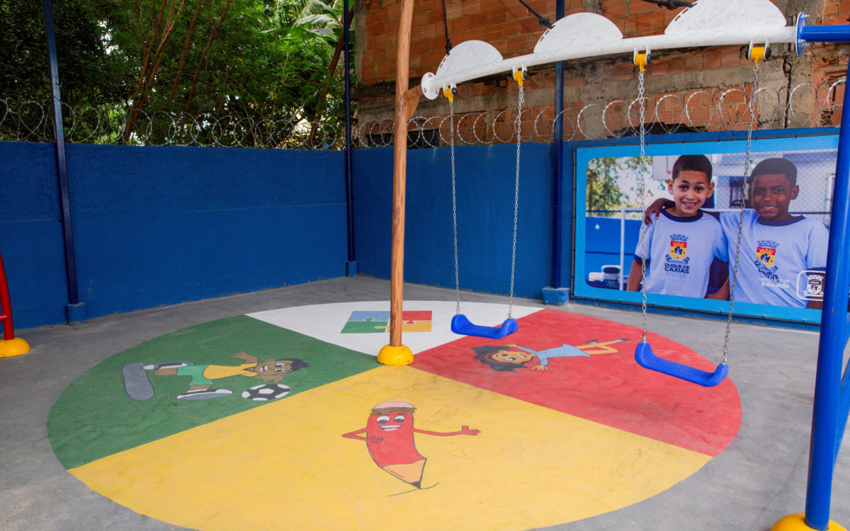Prefeitura de Caxias entrega mais uma escola reformada - Divulga&ccedil;&atilde;o