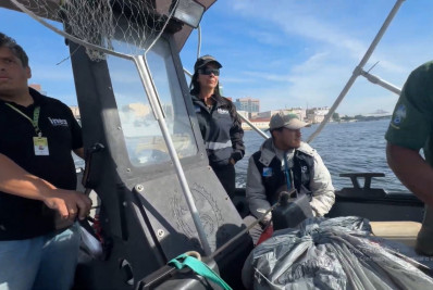 Restaurante flutuante na Urca é autuado por despejo irregular de esgoto na Baía de Guanabara