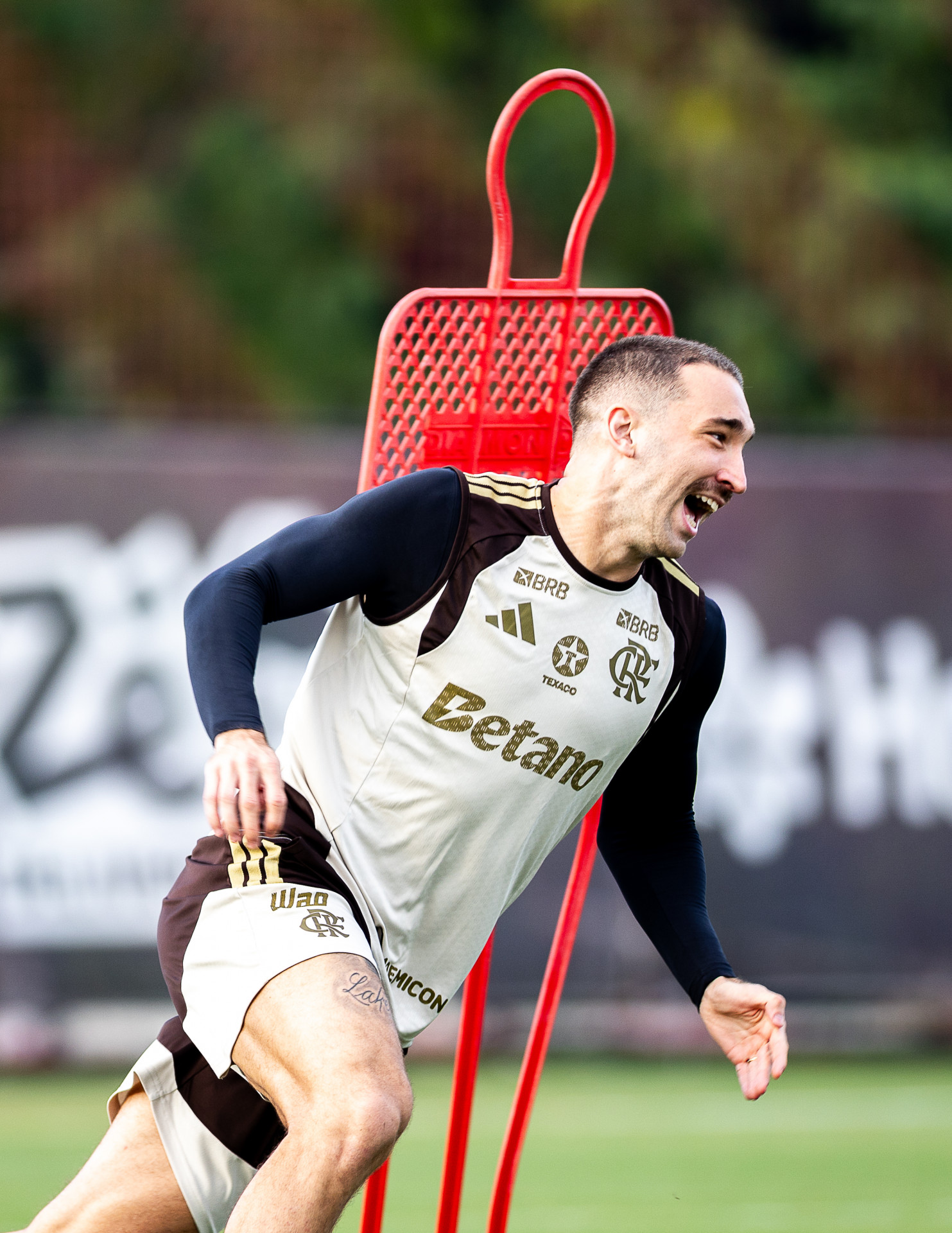 Com Flamengo de férias, Saúl e Léo Ortiz participam de ativi