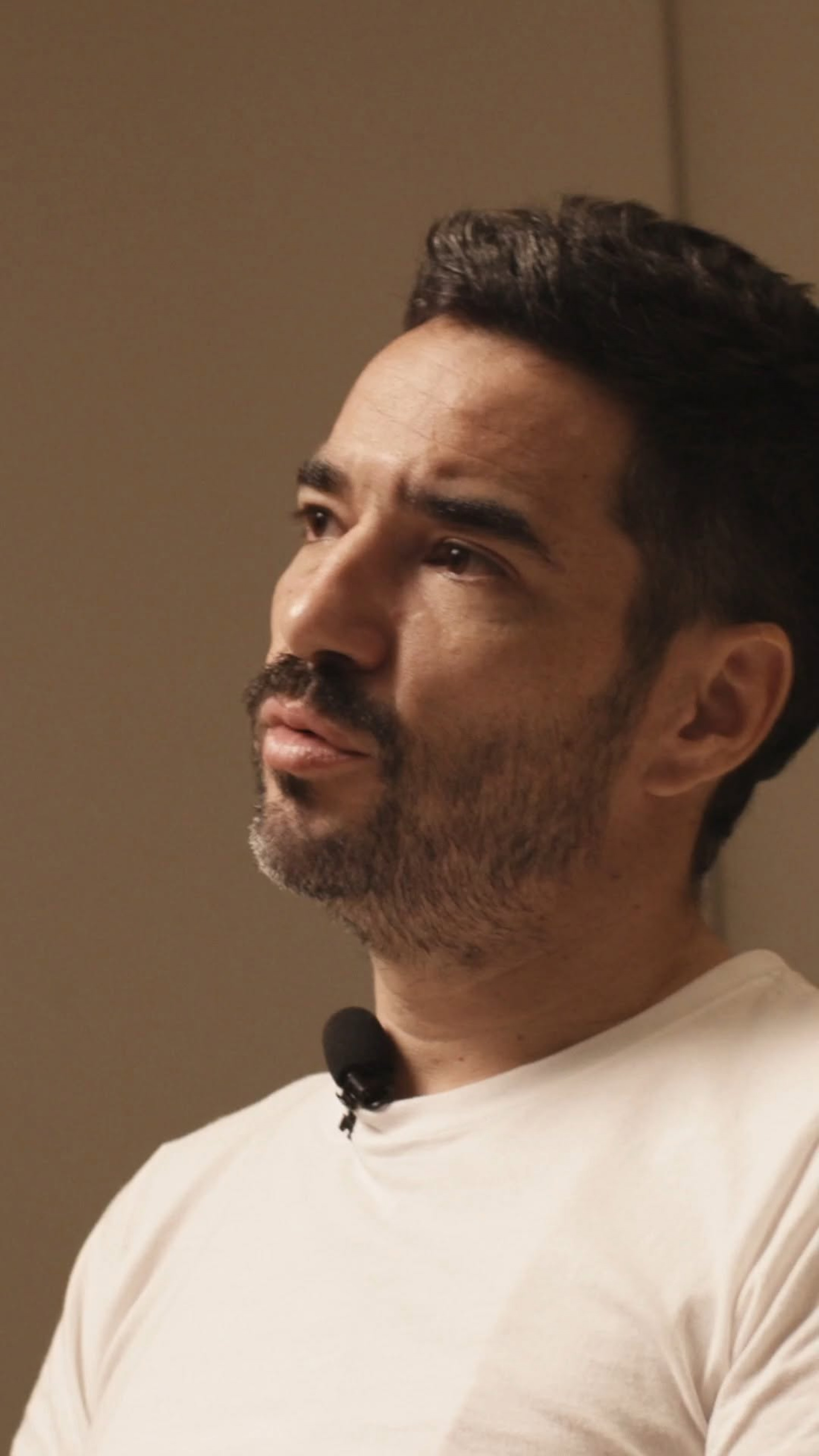 Caio Blat revela que apanhou de ator: 'Comecei a chorar'