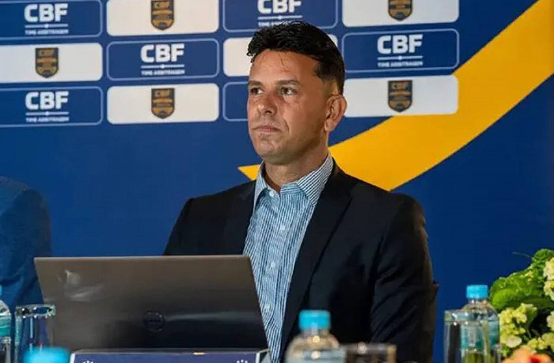 CBF troca comando da arbitragem e anuncia Sandro Meira Ricci no lugar de Rodrigo Cintra