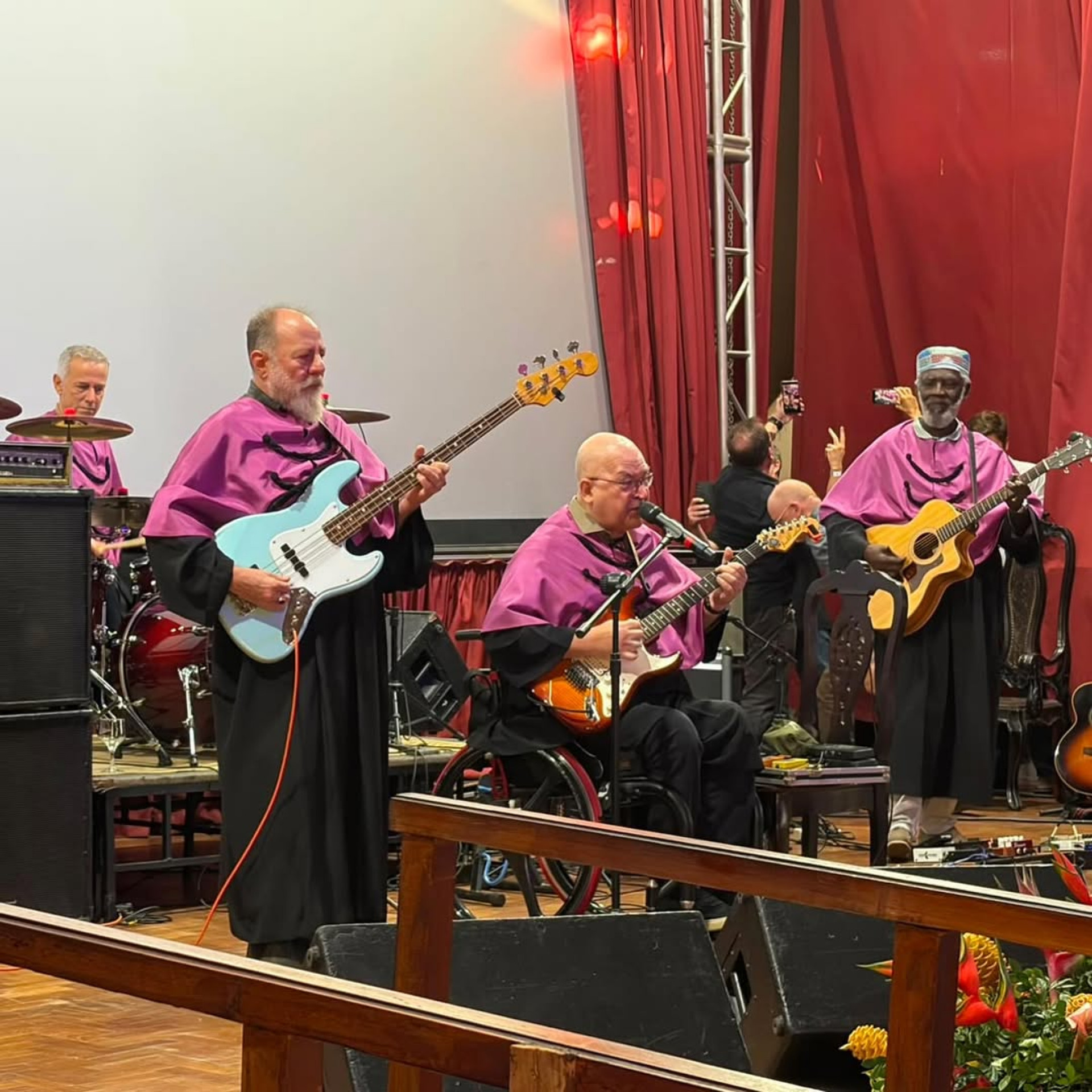 Paralamas do Sucesso em cerimônia no campus Seropédica da UFRRJ - Reprodução/Instagram