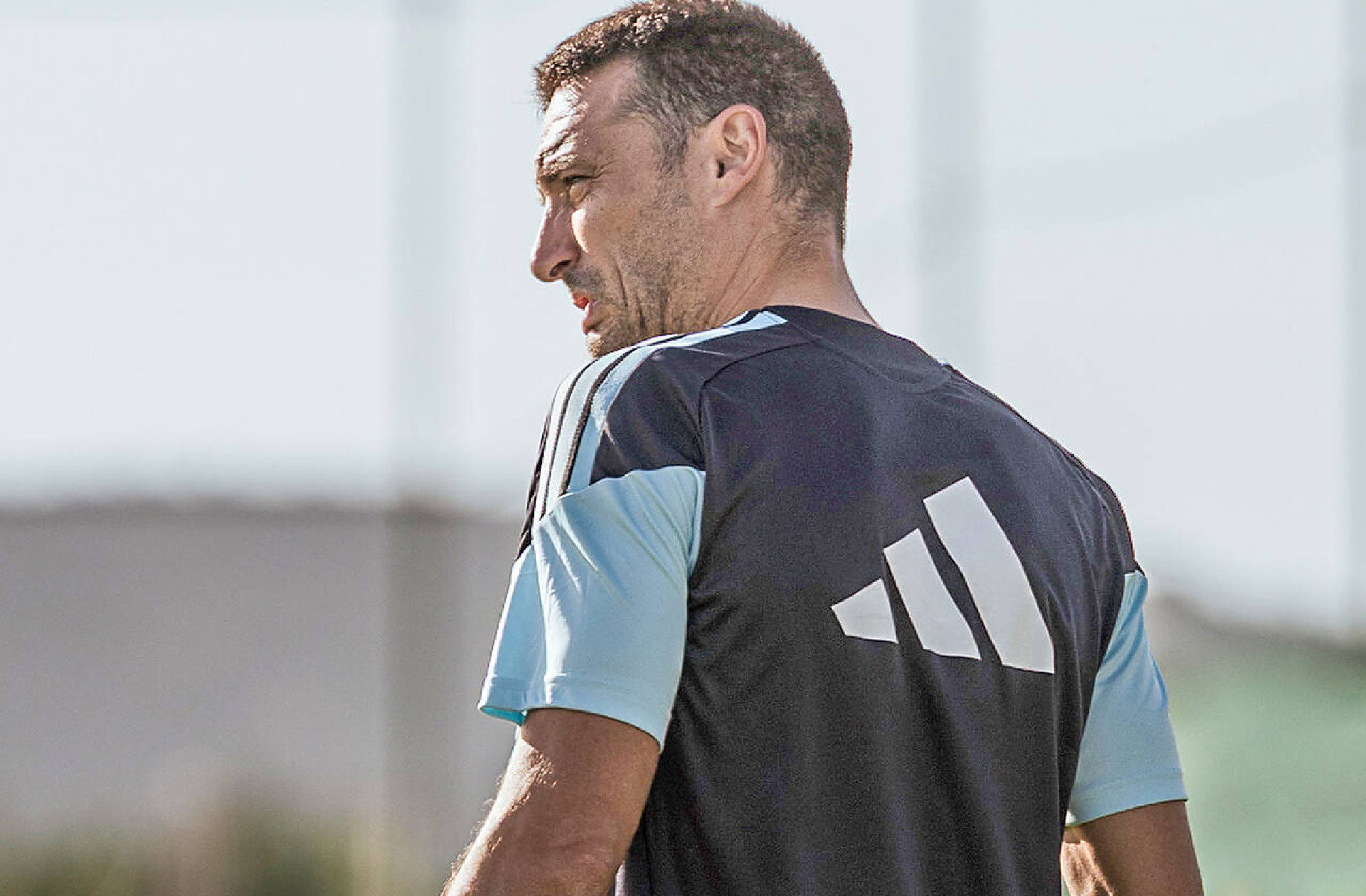 Scaloni admite preocupa&ccedil;&atilde;o e diz que preferia n&atilde;o enfrentar a Isl&acirc;ndia antes da Copa