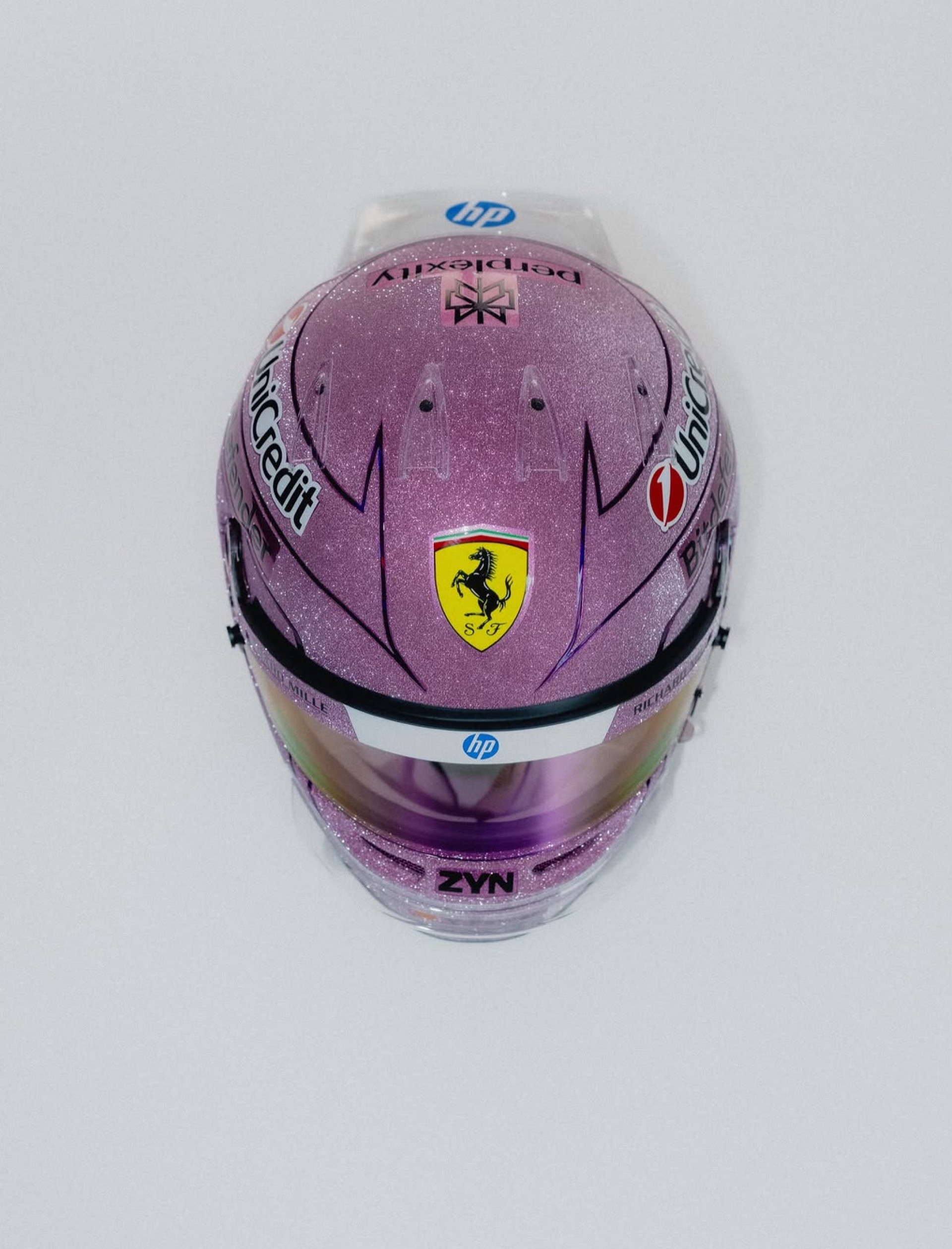 Lewis Hamilton compartilhou fotos dos bastidores da F1 e incluiu uma foto de Kim Kardashian, sua atual namorada - Reprodução / Instagram