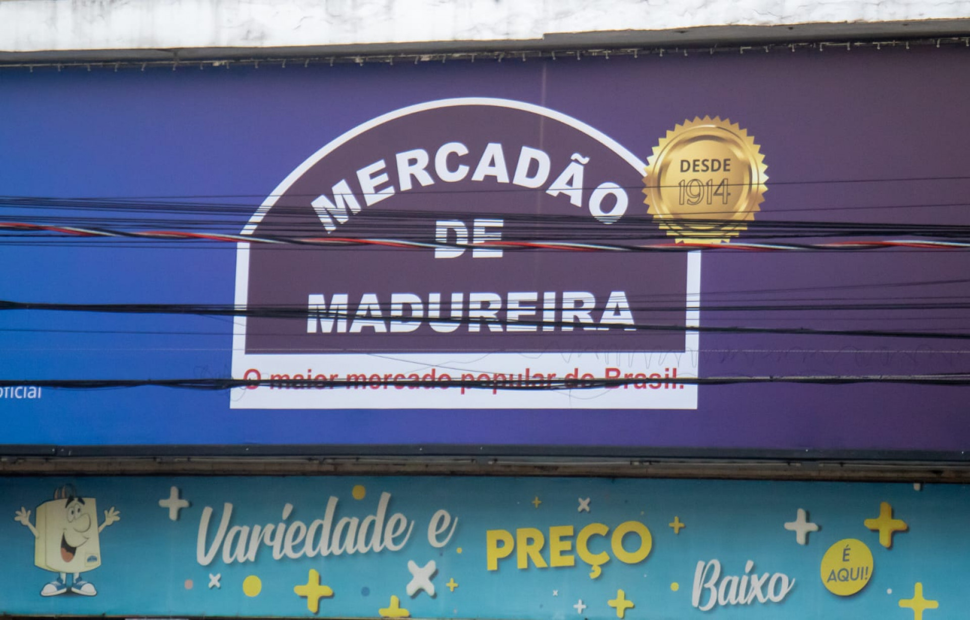 Entre bandeiras, cornetas e outros itens do Brasil, Mercadão de Madureira vive clima de Copa do Mundo - Érica Martin / Agência O Dia