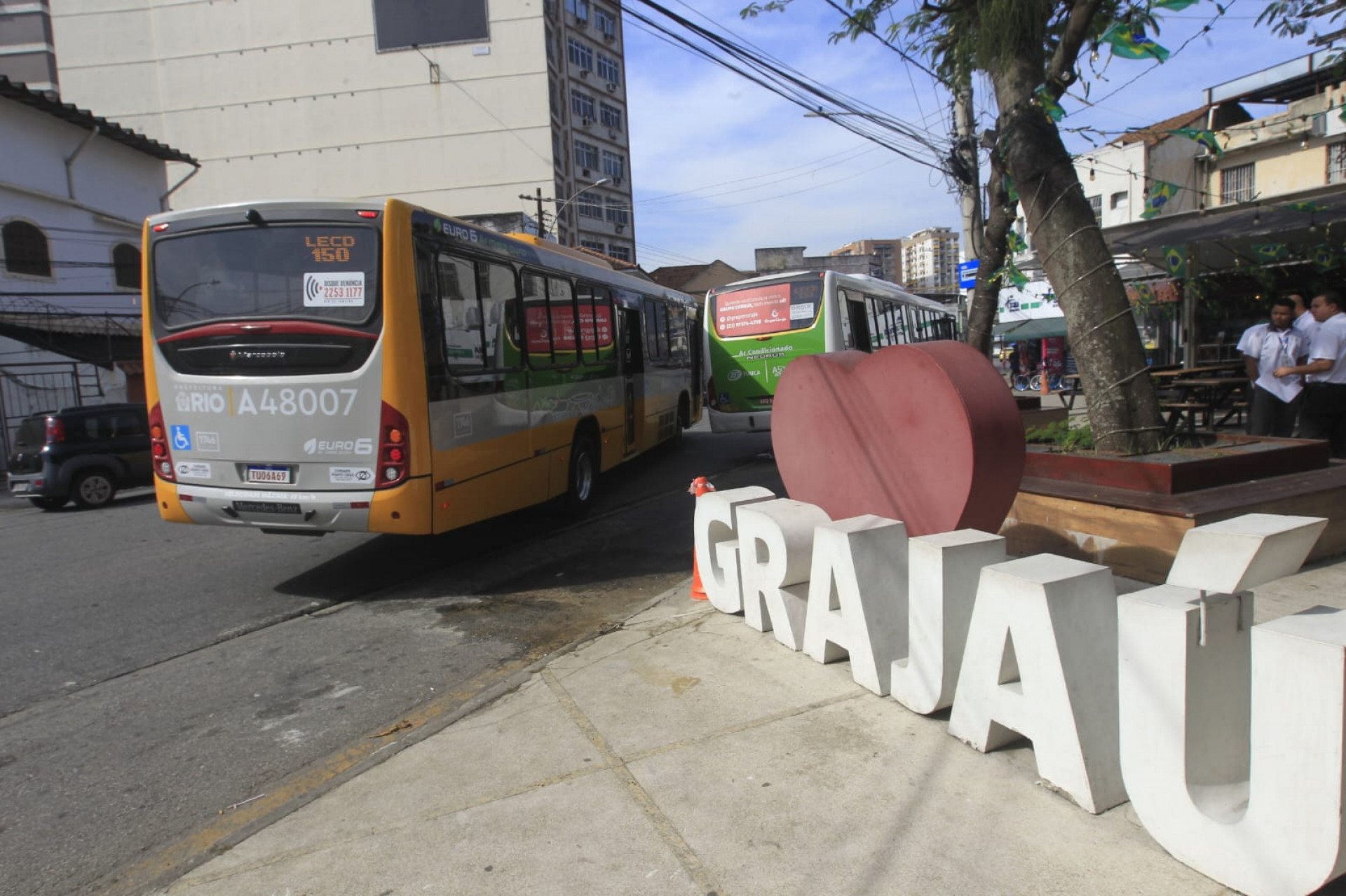 Troca de ponto final e falta de informação deixam passageiro