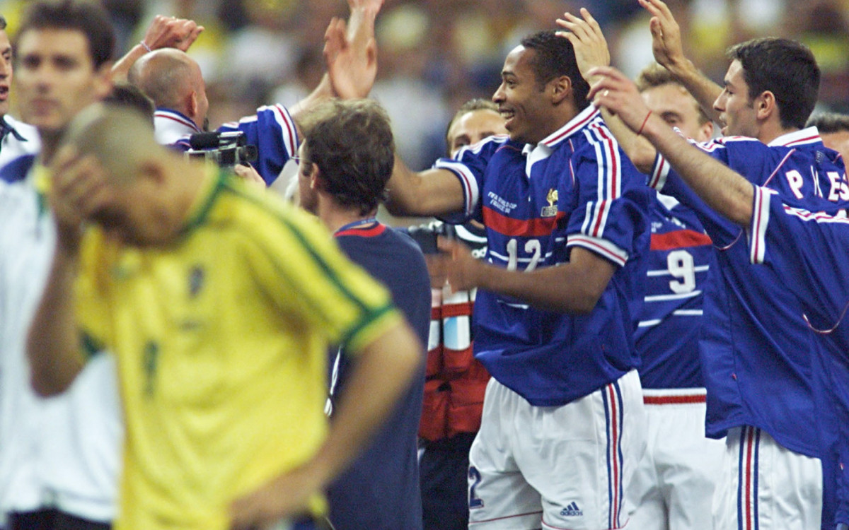 Ronaldo lamenta derrota para a França na final da Copa de 1998