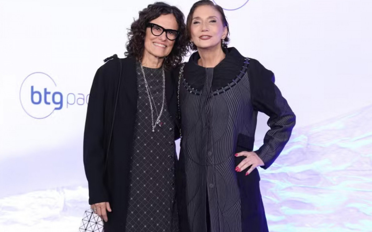 Ze?lia Duncan e Zizi Possi