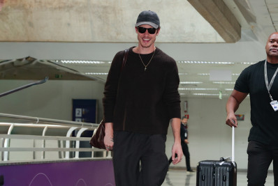 Shawn Mendes desembarca no Brasil às vésperas do dia dos namorados