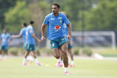 Delegação da Seleção chega ao Rio depois de queda na Copa do Mundo