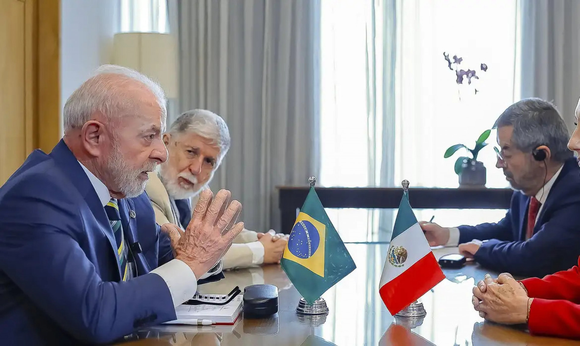 Lula compara protestos no México às manifestações no Brasil 