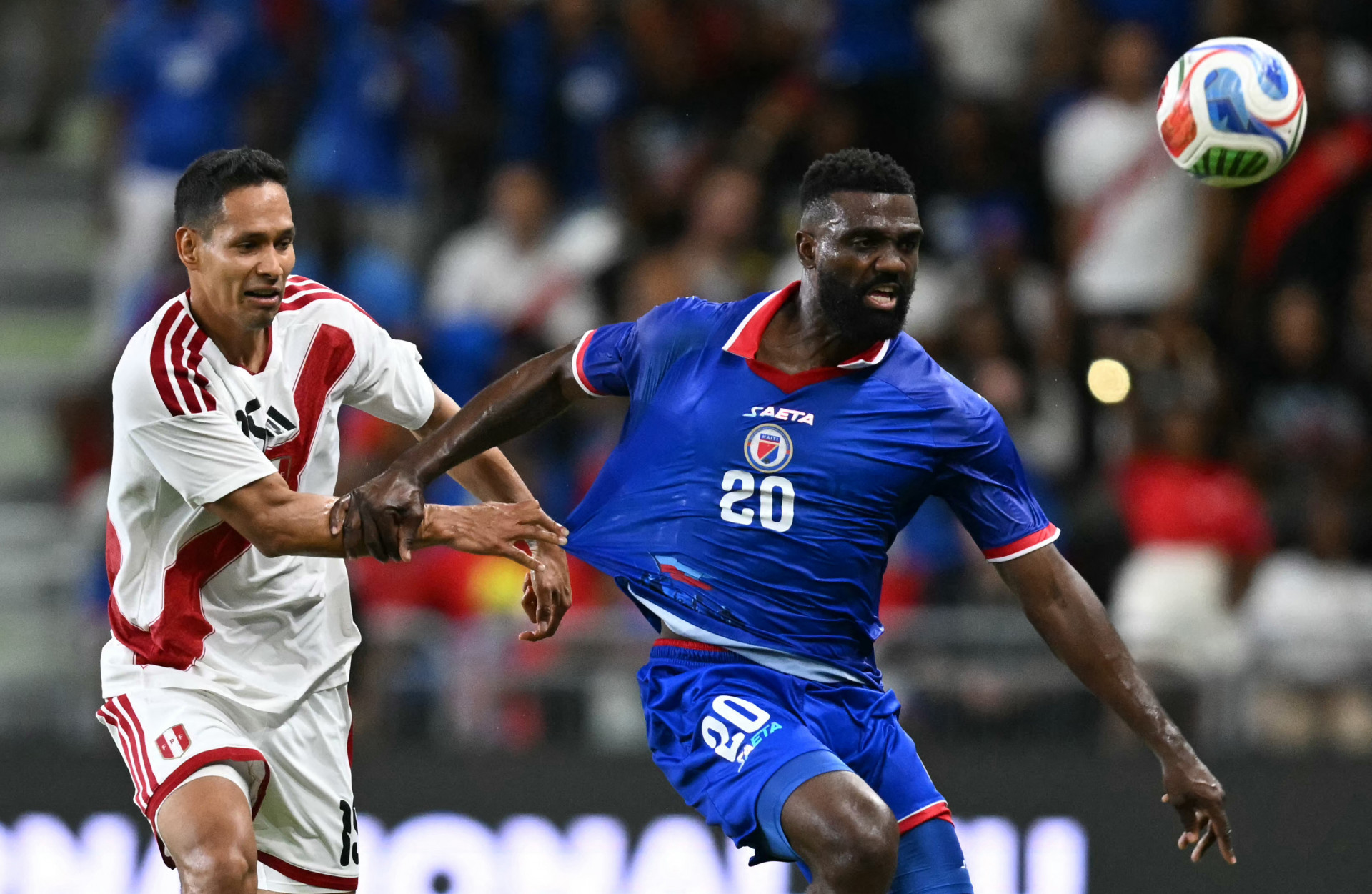Fifa pede mudanças no uniforme do Haiti por possível mensage