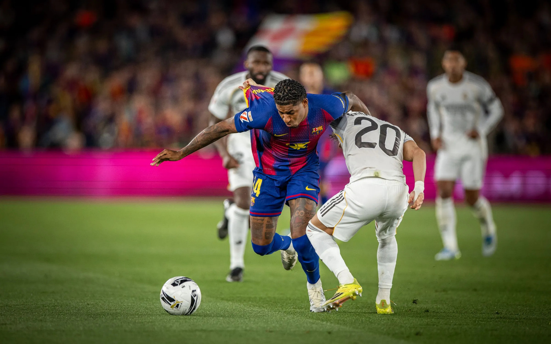 Barcelona decide não comprar Marcus Rashford, que deve volta