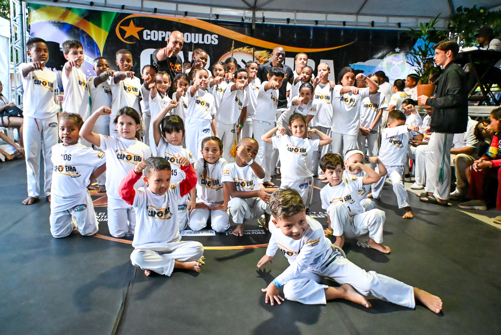 Capoeira movimentou Rio das Ostras e reuniu mais de 200 atle
