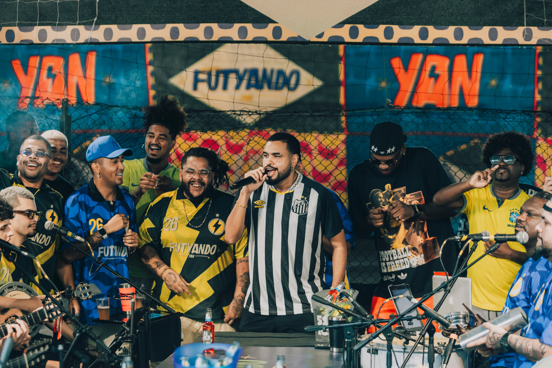 Cantor Yan fará evento 'FutYANdo' nos jogos do Brasil no Rio  - Divulgação
