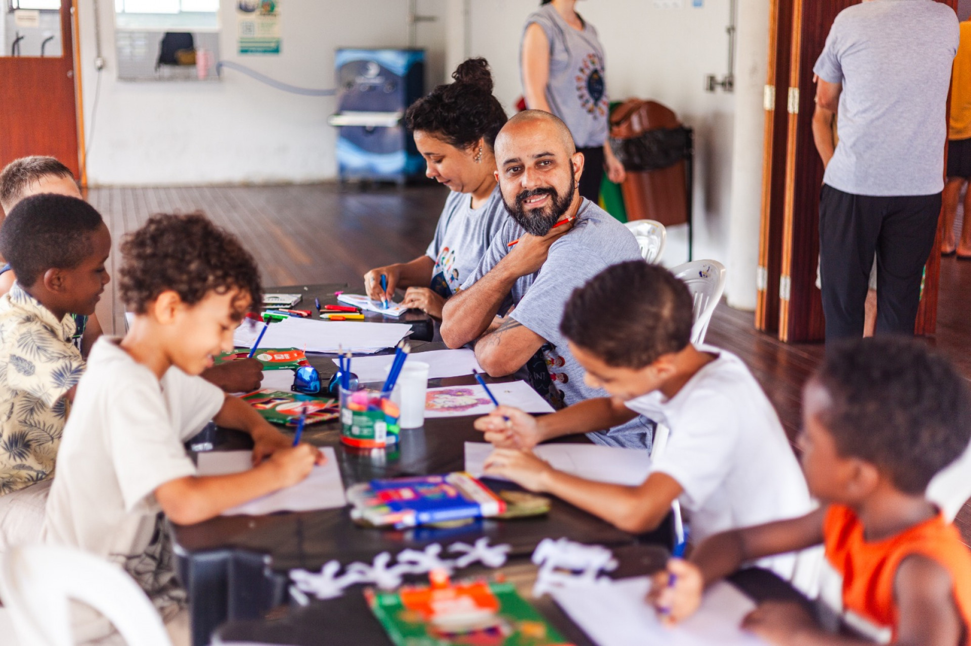 Projeto Ecos da Inclusão celebra o Orgulho Autista no Centro