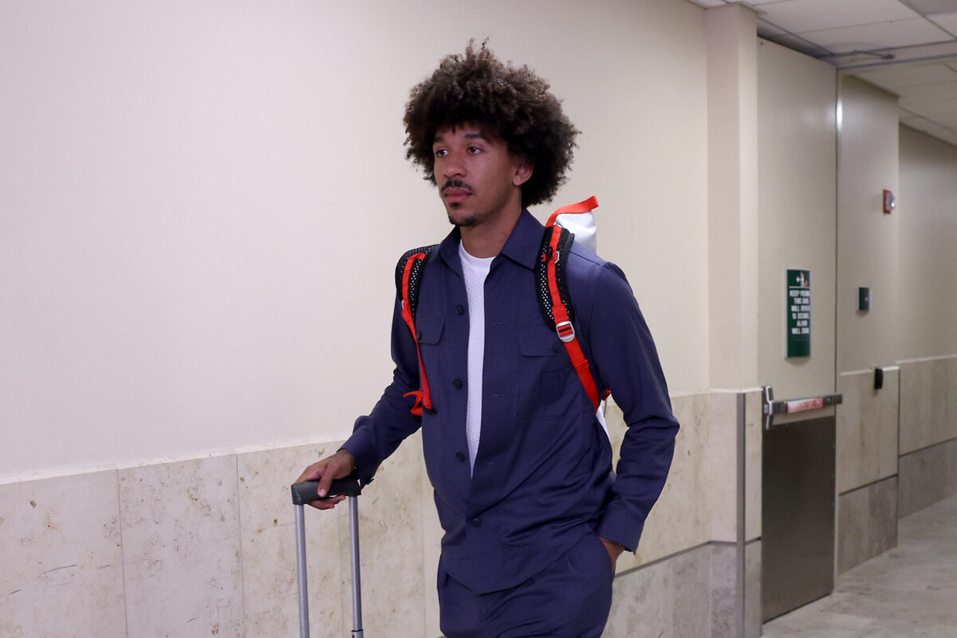 Zagueiro dos Estados Unidos projeta estreia na Copa ap&oacute;s les&atilde;o: “Me sinto pronto”