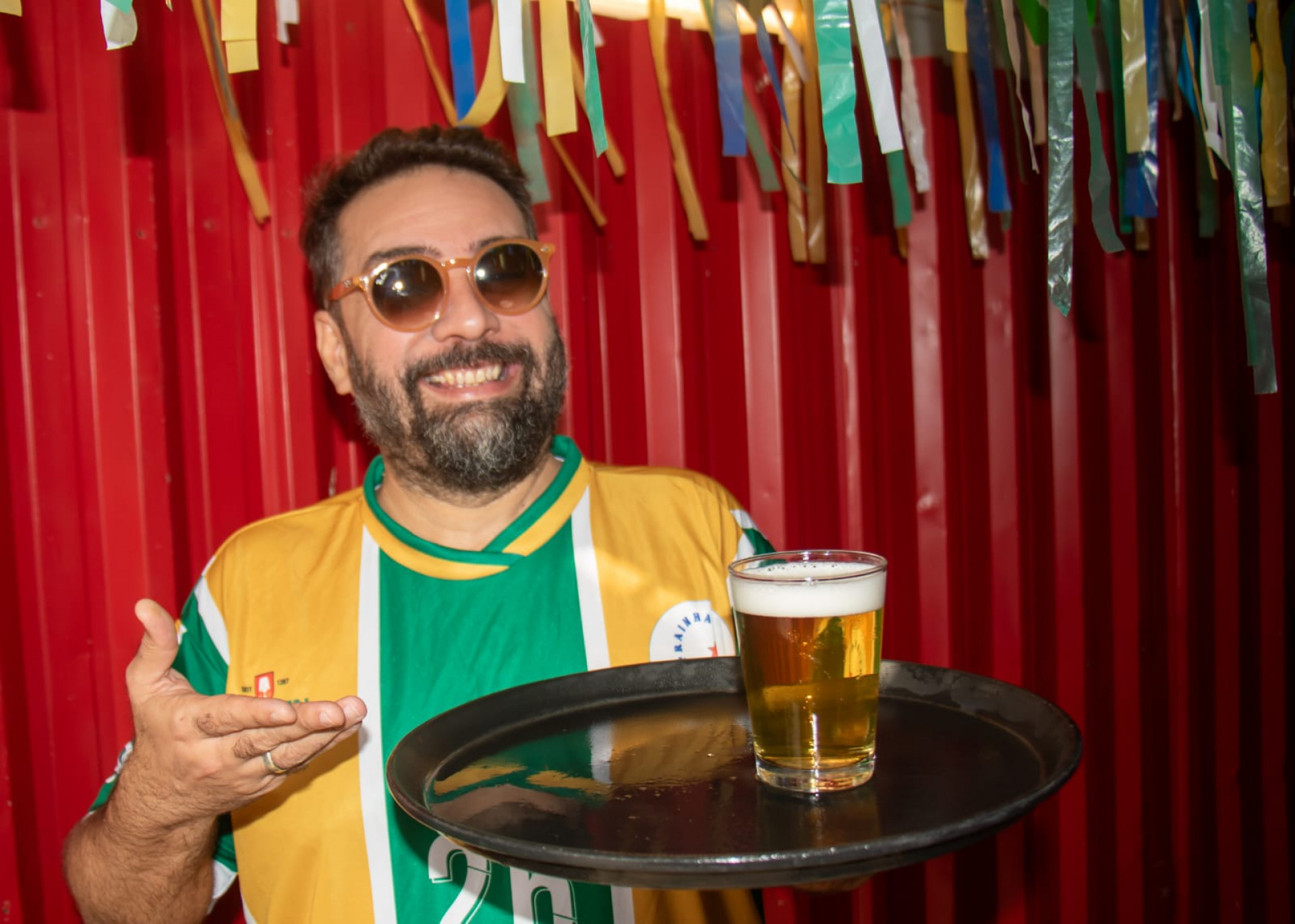 Roda de samba, cardápios especiais e mais: saiba onde assist