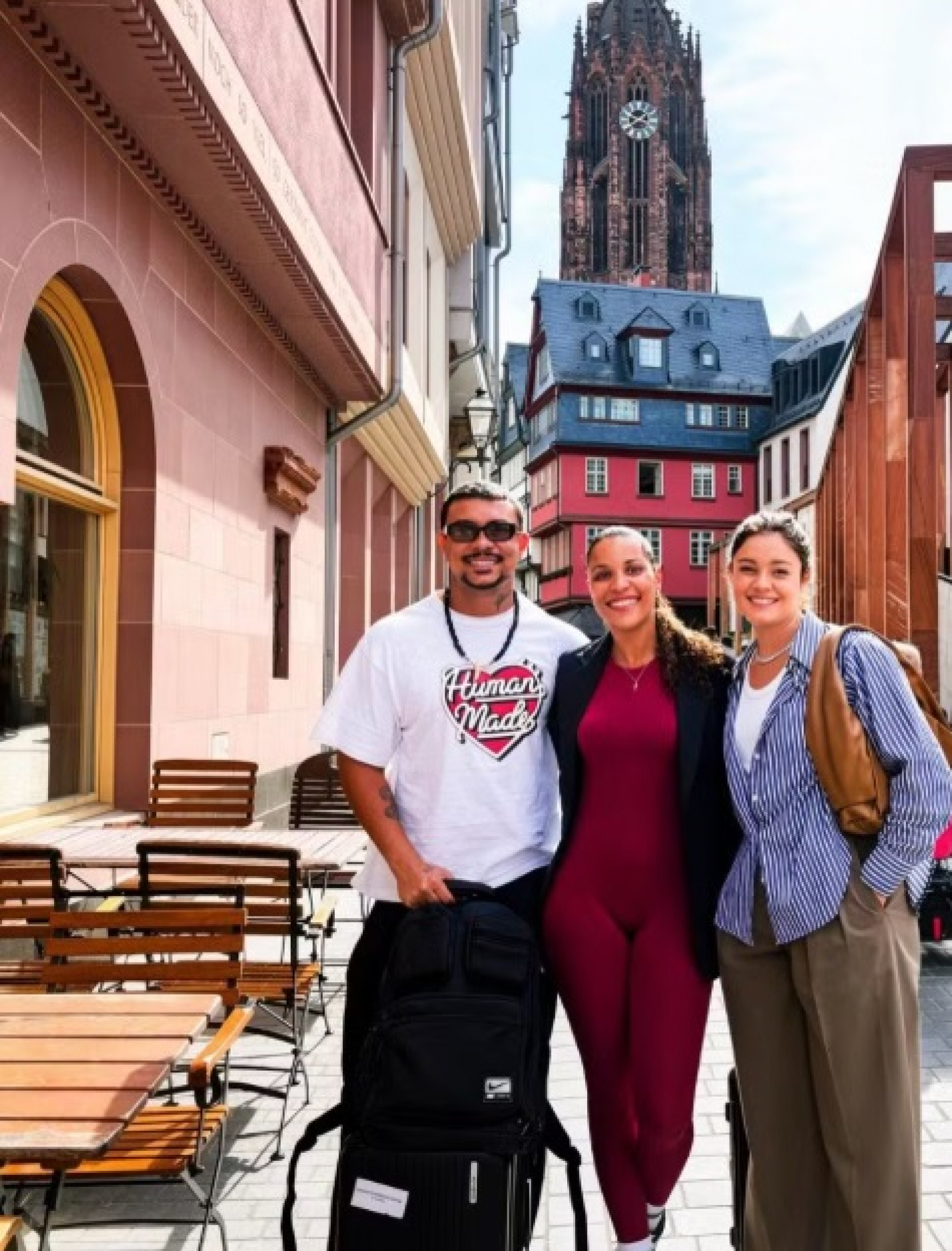 Sophie Charlotte e Xamã surgem juntos na Alemanha após retom