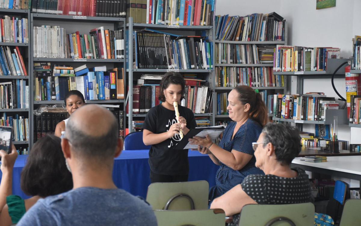 Biblioteca P&uacute;blica em Xer&eacute;m atrai cada mais visitantes - Divulga&ccedil;&atilde;o