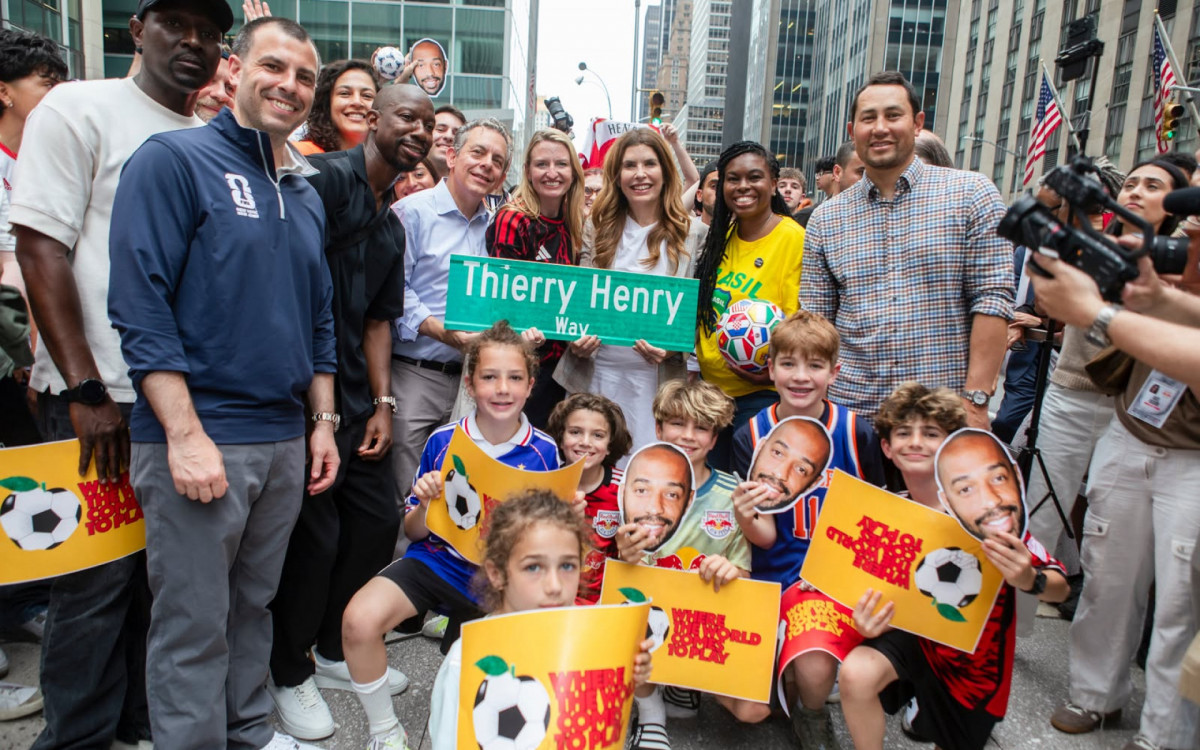 Homenagem a Henry, que ganhou rua com o seu nome em Nova York