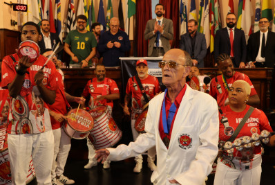 Sessão Solene na Câmara Municipal homenageia os 80 anos da Viradouro