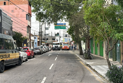 Macaé altera trânsito no Centro para obra emergencial e motoristas precisam redobrar a atenção