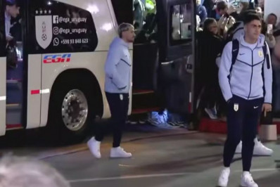 Vídeo! Arrascaeta é visto mancando com o Uruguai e mantém Flamengo em alerta