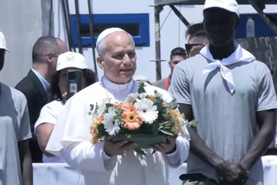 Papa denuncia 'indiferença' com os imigrantes em reta final de viagem à Espanha