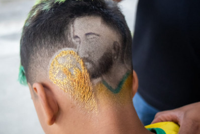 De Neymar a 'nevou' do Brasil, barbeiros mostram cortes inovadores