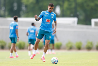 Bruno Guimarães exalta Ancelotti e afirma que convocação de Neymar 'não foi surpresa'