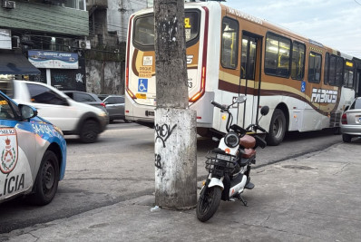 Criança de nove anos morre atropelada por ônibus no Complexo do Alemão