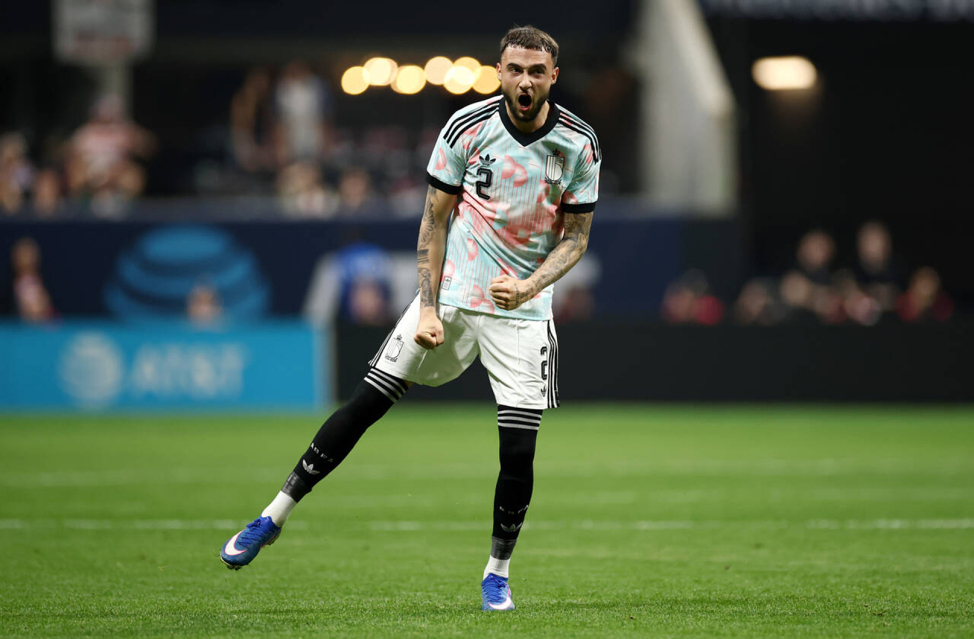 Doku retorna ao treino da B&eacute;lgica e &eacute; liberado para estreia na Copa