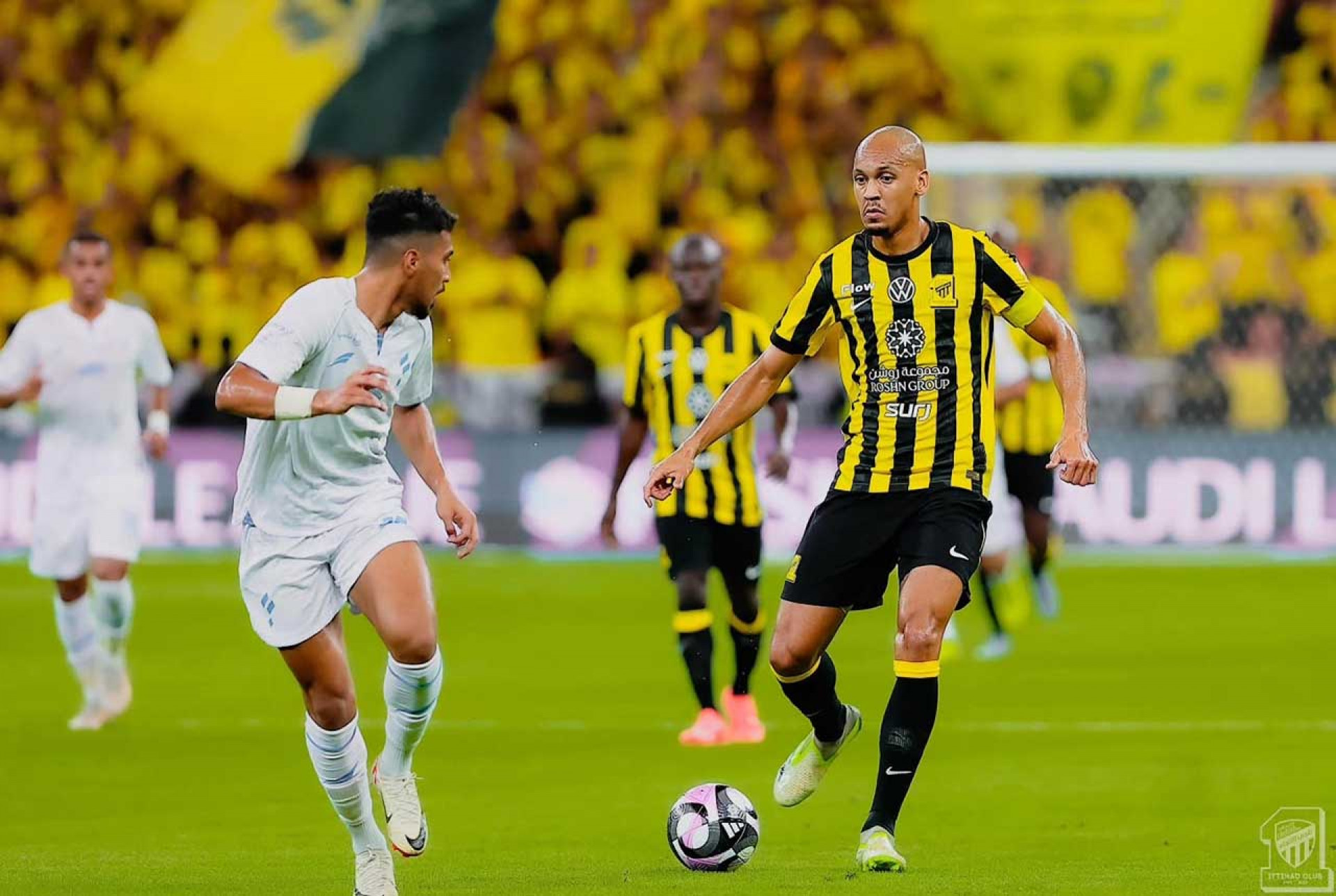 Fabinho e Ib&atilde;nez superam a desconfian&ccedil;a da Ar&aacute;bia por um lugar ao sol