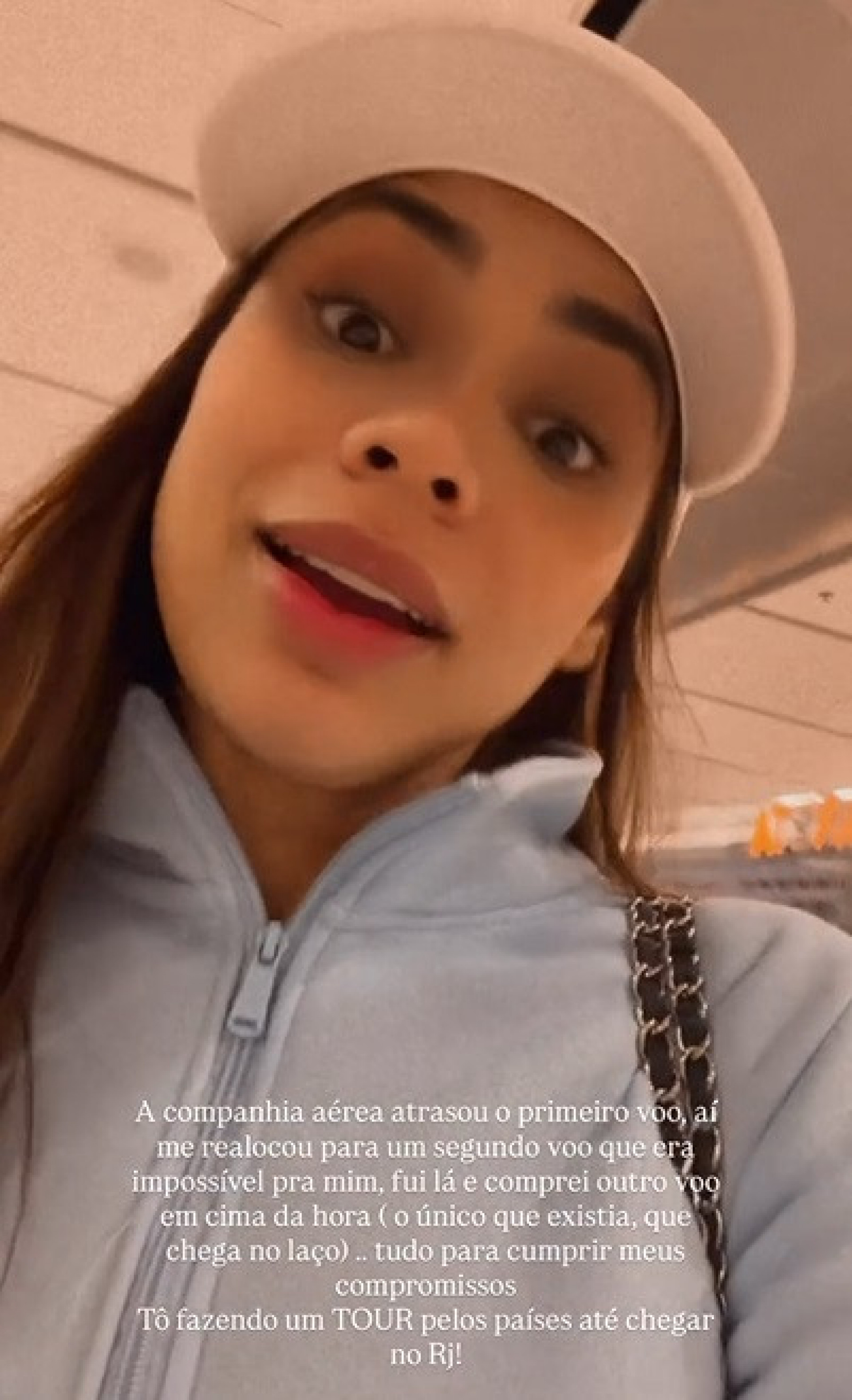 Lexa encara 'maratona' para retornar de viagem nos Estados U