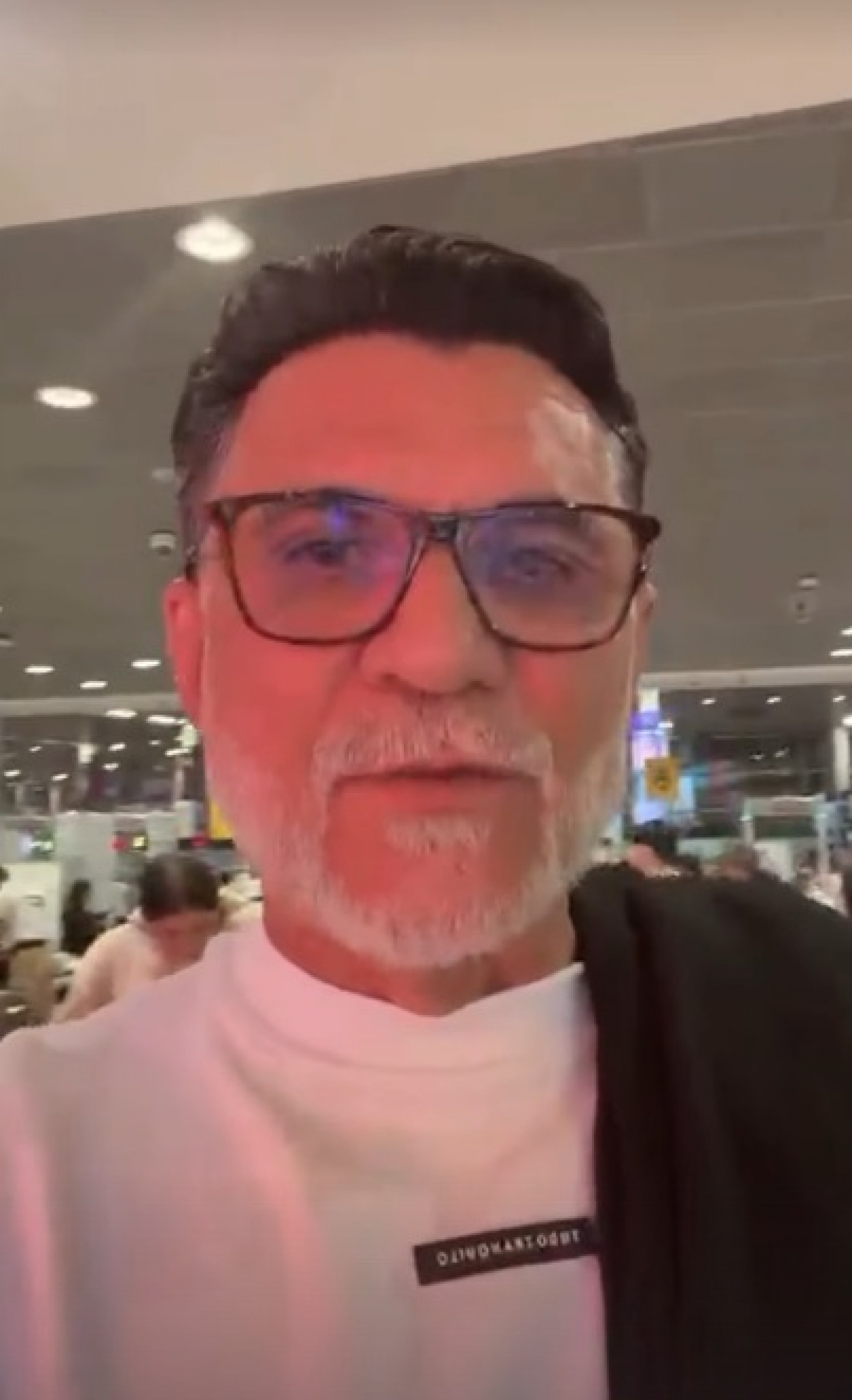 Ricardo Rocha paga dívida de pensão antes de embar