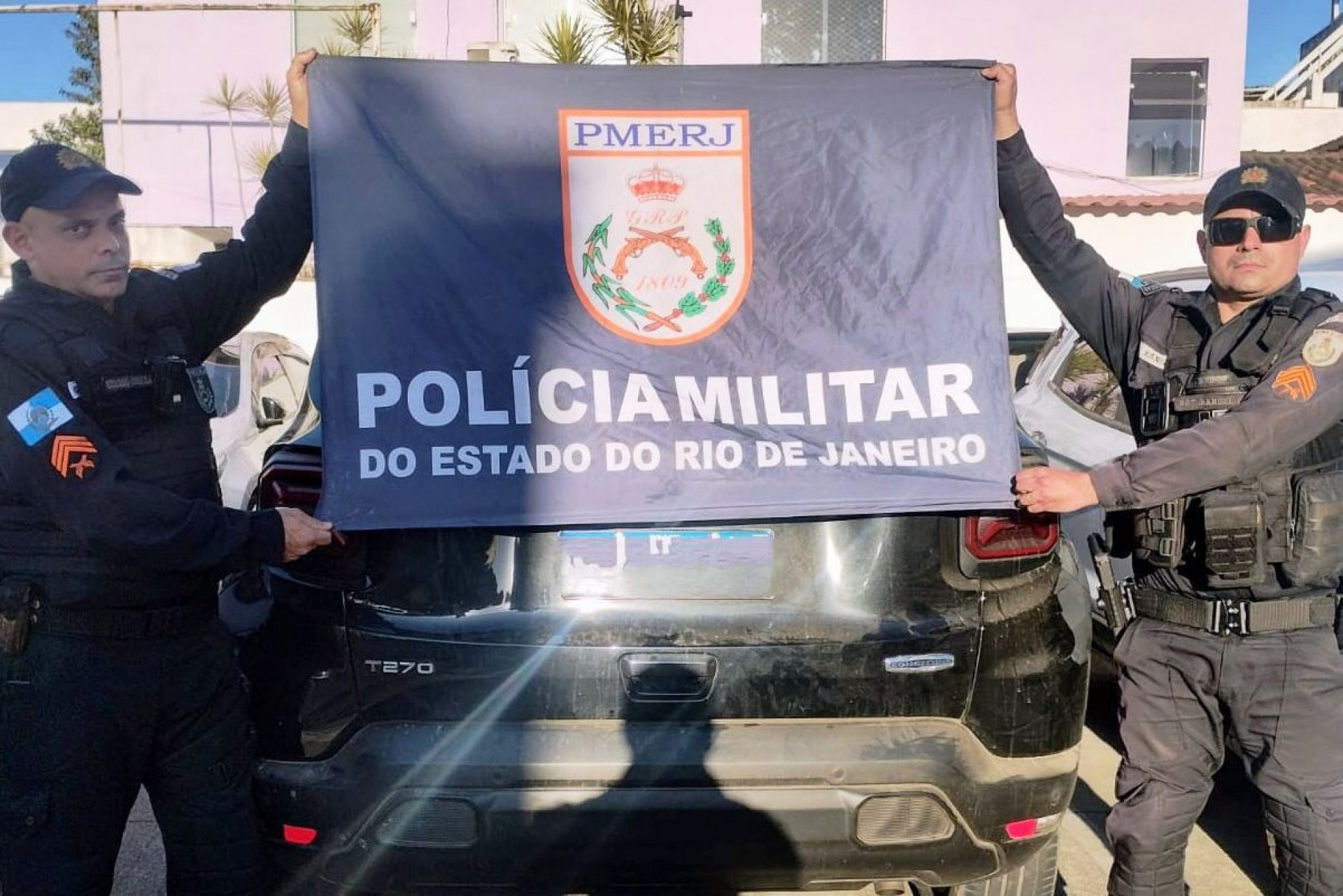 PM recuperou Jeep clonado e prendeu dois suspeitos após pers