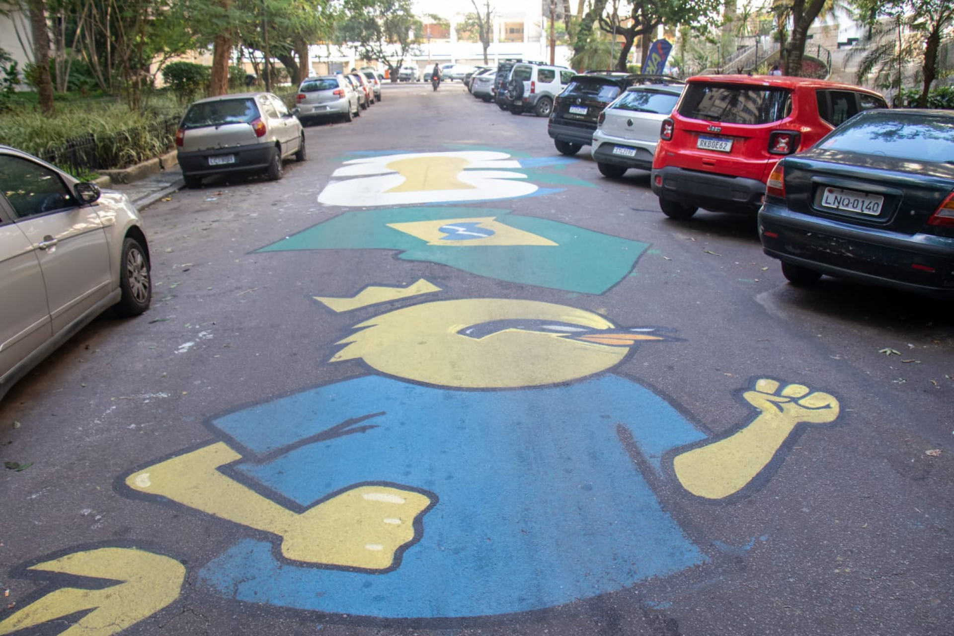 Rua General Glicério, em Laranjeiras, recebeu pintura para a Copa do Mundo - Érica Martin / Agência O Dia