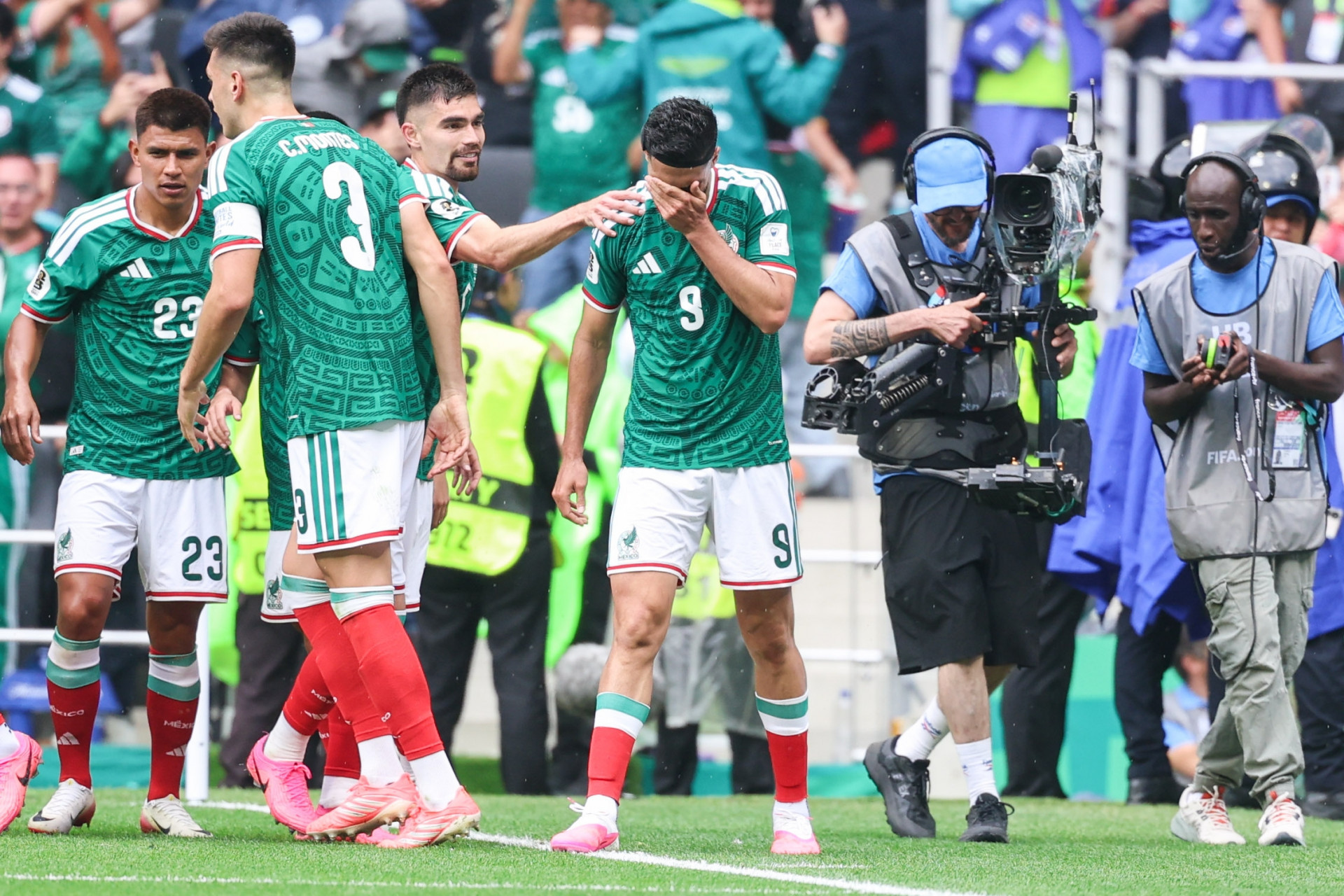 Partida entre as equipes de México contra a África do Sul válida pelo Grupo A da Copa do Mundo de 2026, realizada no Estádio Azteca, na Cidade do México, no México, nesta quinta-feira (11). - William Volcov/Parceiro/Agência O Dia