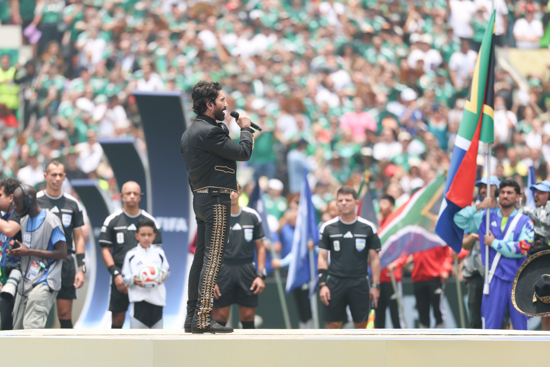 Partida entre as equipes de México ontra a África do Sul válida pelo Grupo A da Copa do Mundo de 2026, realizada no Estádio Azteca, na Cidade do México, no México, nesta quinta-feira (11). - William Volcov/Parceiro/Agência O Dia