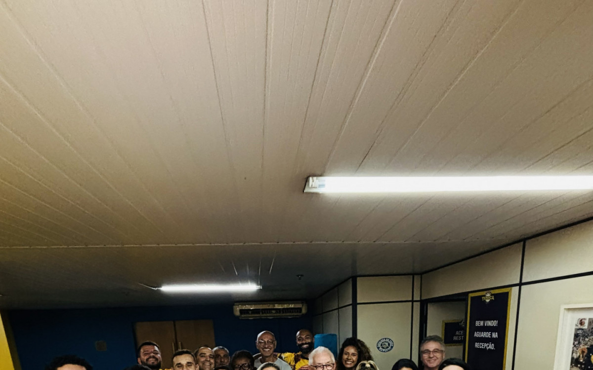Socorro Acioli visitou barracão e onheceu toda a equipe da Unidos da Tijuca - Geissa Evaristo / Divulgação