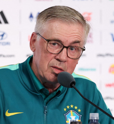 'Temos que fazer um jogo completo', avisa técnico antes da estreia do Brasil