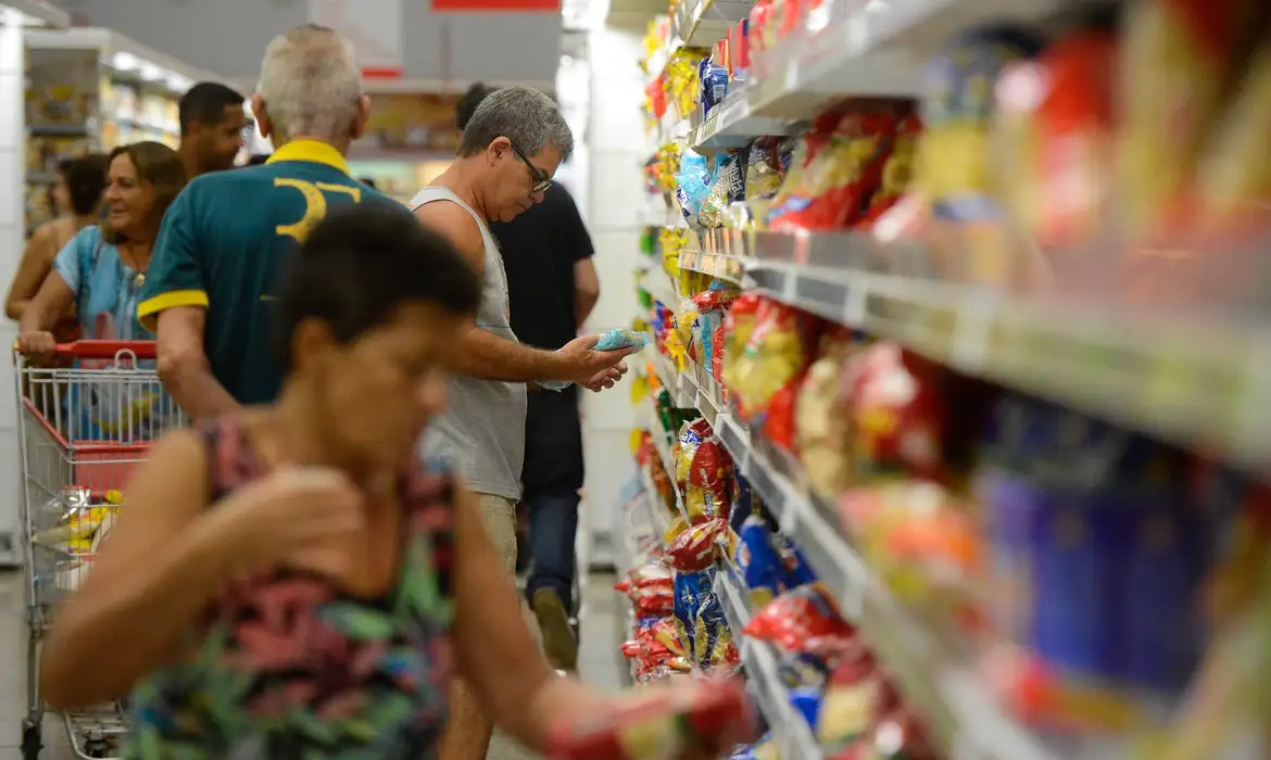 Inflação de maio fica em 0,58%, influenciada por preço dos alimentos
