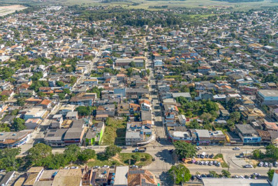Regularização fundiária avança em Rio das Ostras e abre caminho para mais famílias conquistarem a escritura do imóvel