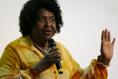 Pix vira bandeira de soberania em projeto de Lei da deputada Benedita da Silva