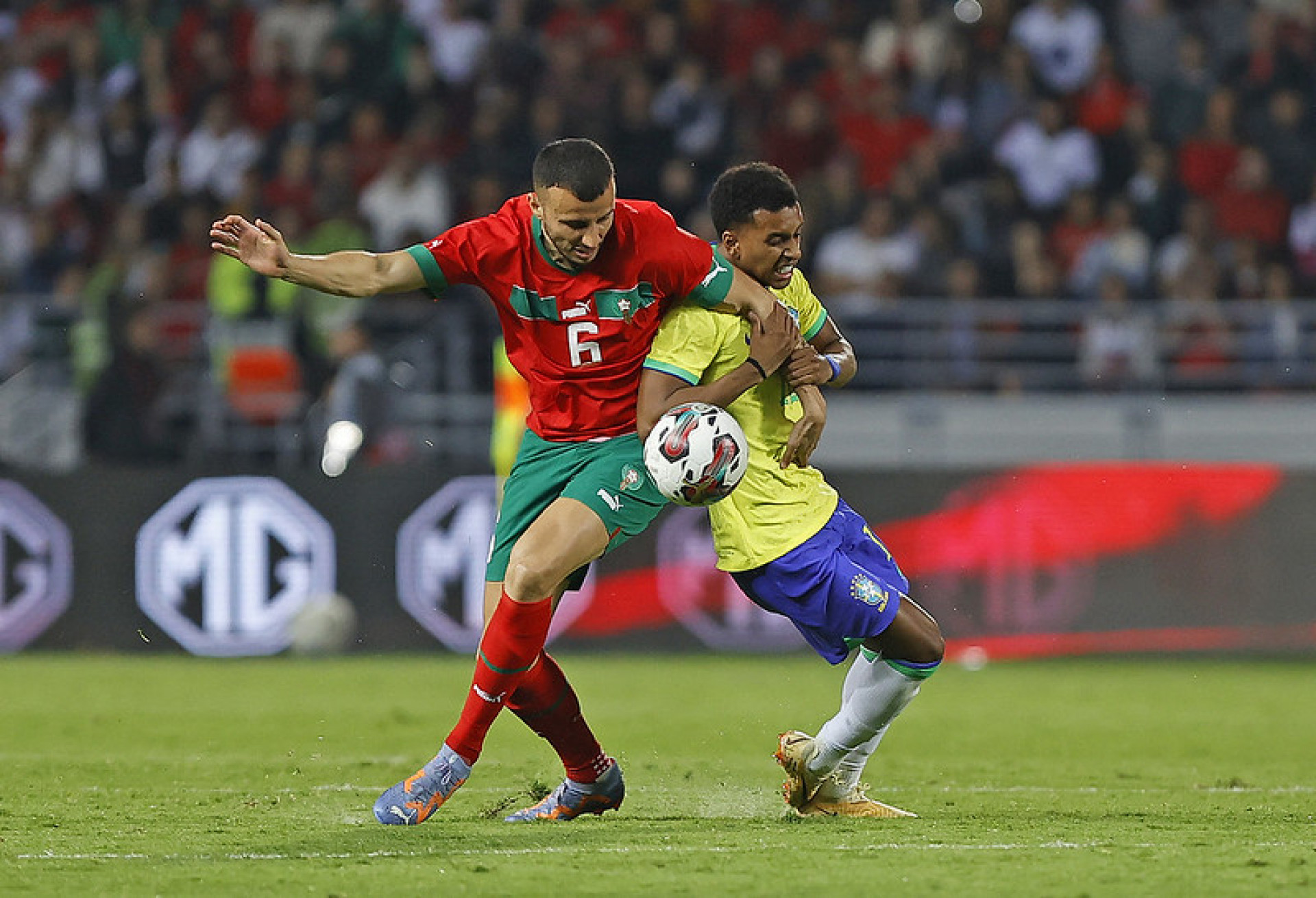 Com t&eacute;cnico interino e sem Neymar, como foi o &uacute;ltimo Brasil e Marrocos