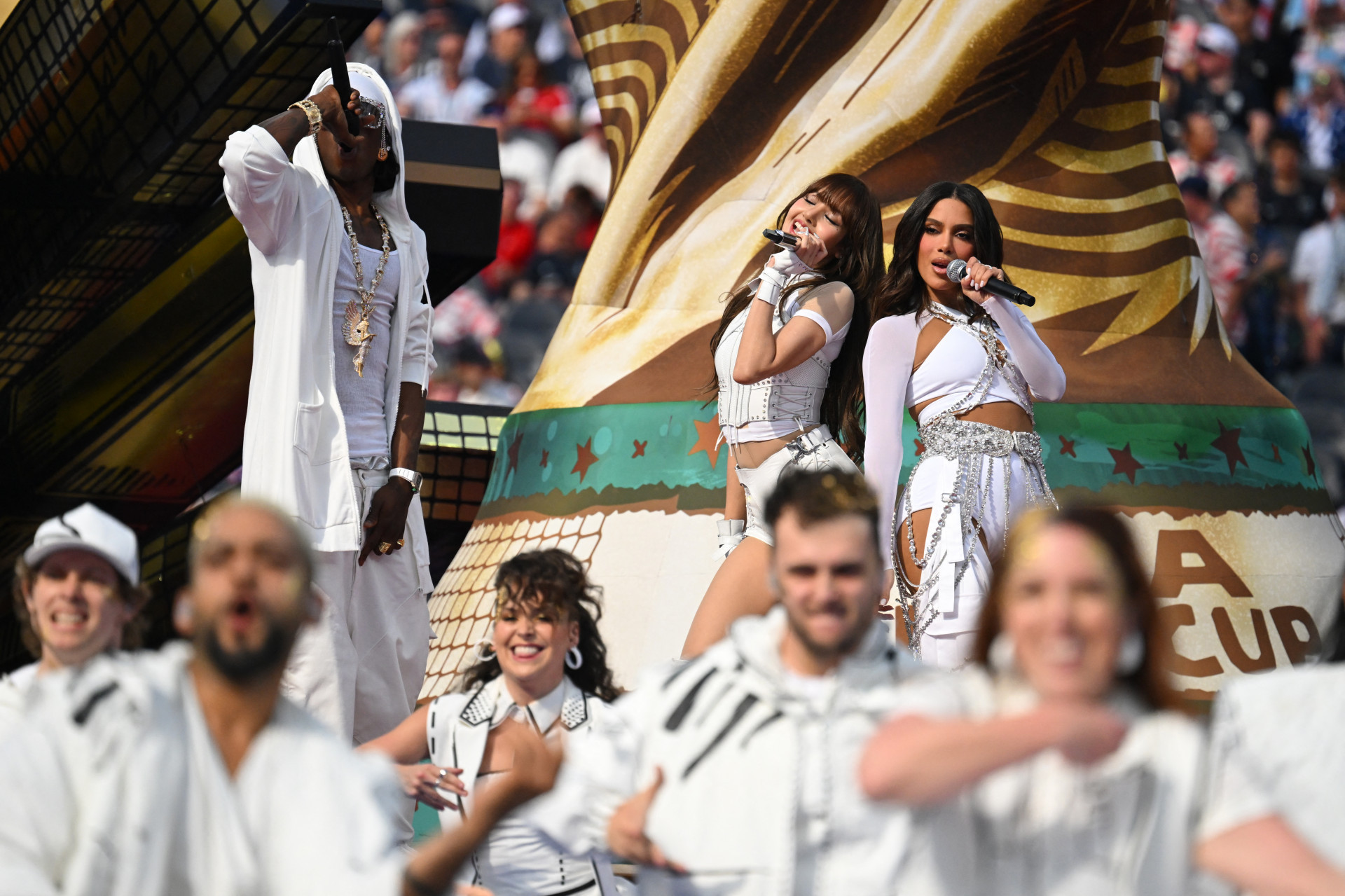 Anitta leva rebolado brasileiro para palco da Copa do Mundo nos EUA - AFP