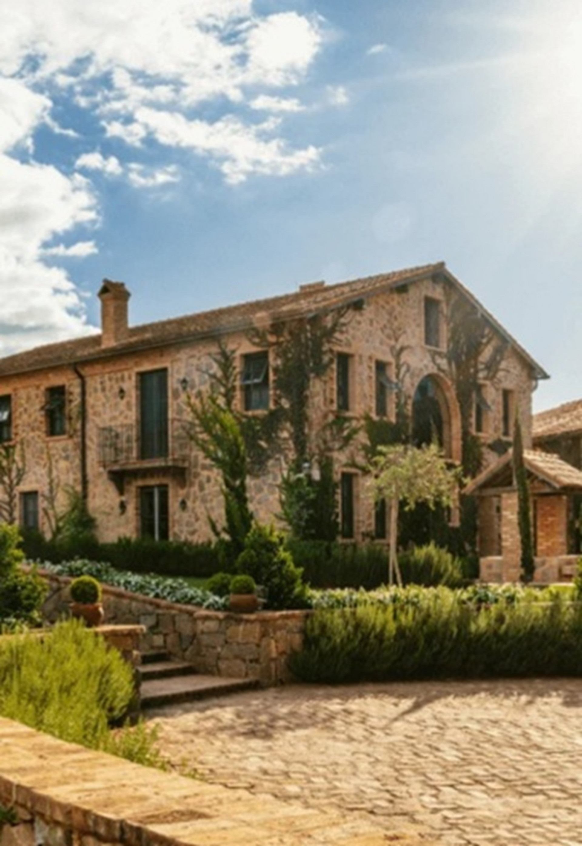 Arquitetura da Toscana &eacute; a inspira&ccedil;&atilde;o de um complexo em Areal que conta com vinhedos, hotel e restaurante - Divulga&ccedil;&atilde;o
