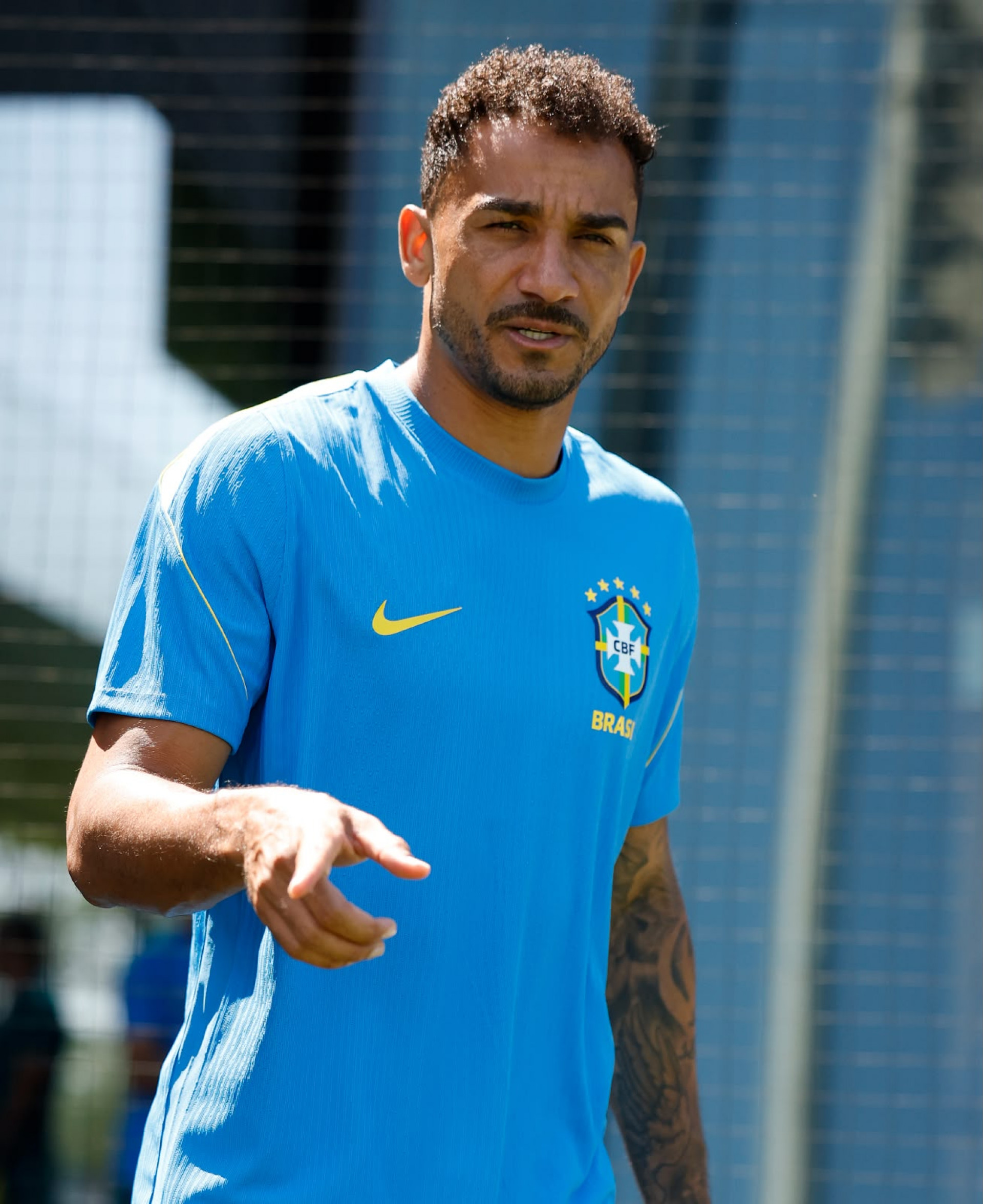 Danilo será titular da seleção brasileira na estreia